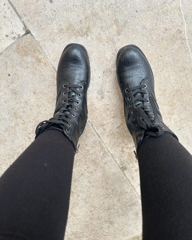 Essential 90s Lace-Up Boots